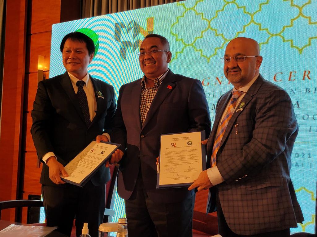 MOU Signing Ceremony between MNMA and Bureau Of Middle East Recycling (BMR) at Dubai for Reducing Carbon Footprint and Promoting Non-Ferrous City in Kedah, Malaysia